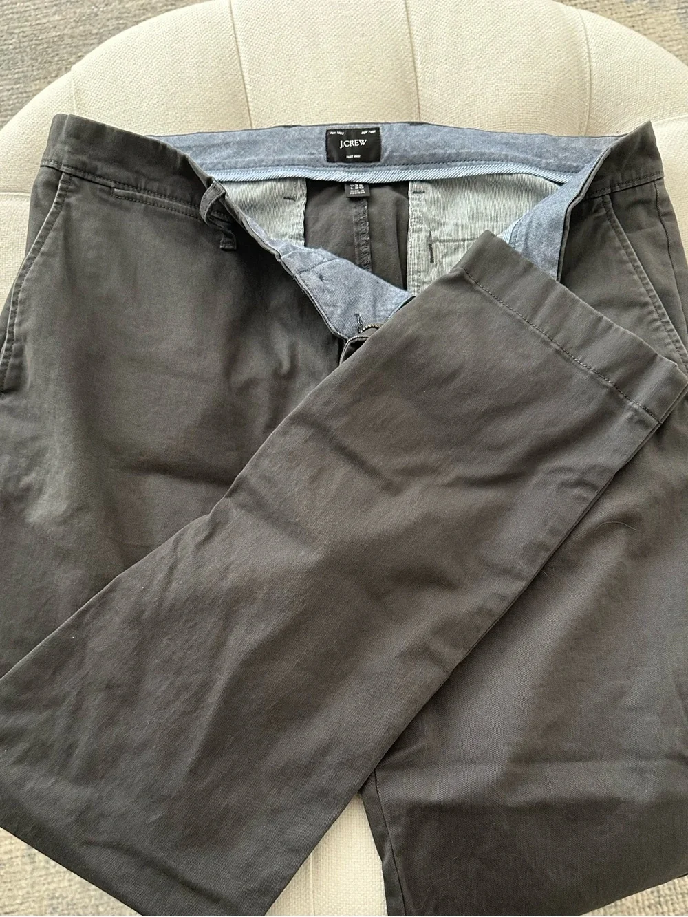 JCrew - Men's 484 Slim-fit stretch chino pant. Onyx Grey - 32/30